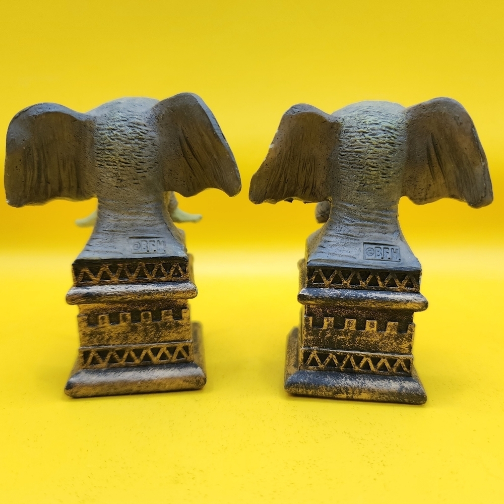 2 Wild Animals of Africa Elephants Brown Black Chess Pieces Ben Homer 2002 - Picture 5 of 9